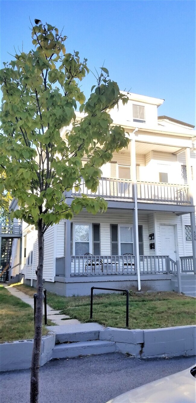 Building Photo - 526 Hevey St