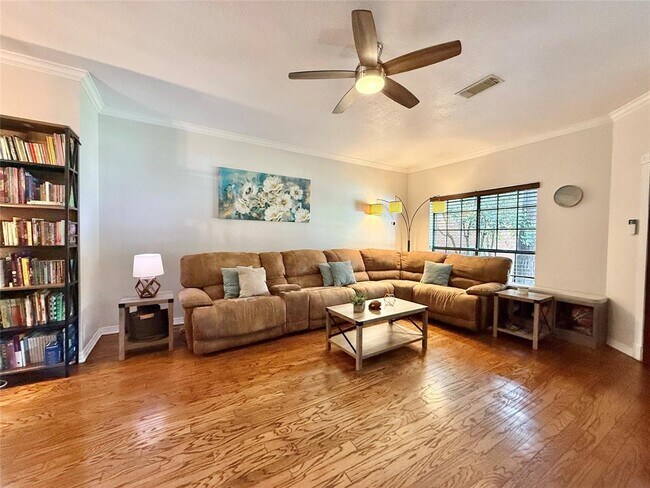 Building Photo - 42 Village Knoll Pl
