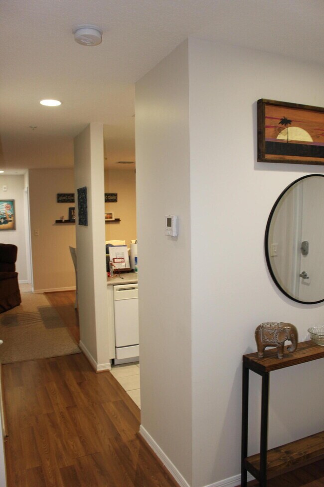 Building Photo - 1150 Town Center Dr