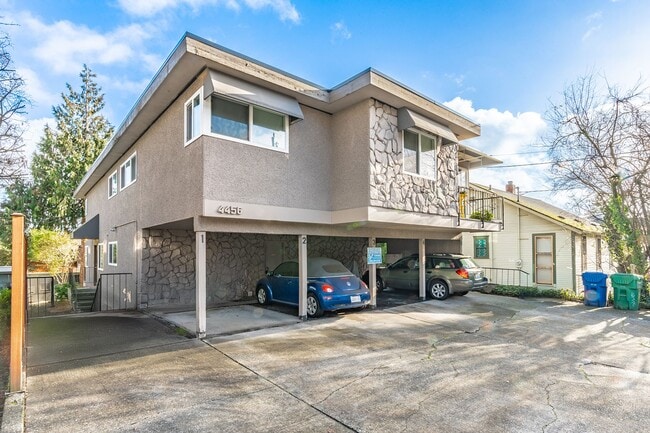 Building Photo - Whitman Apartments