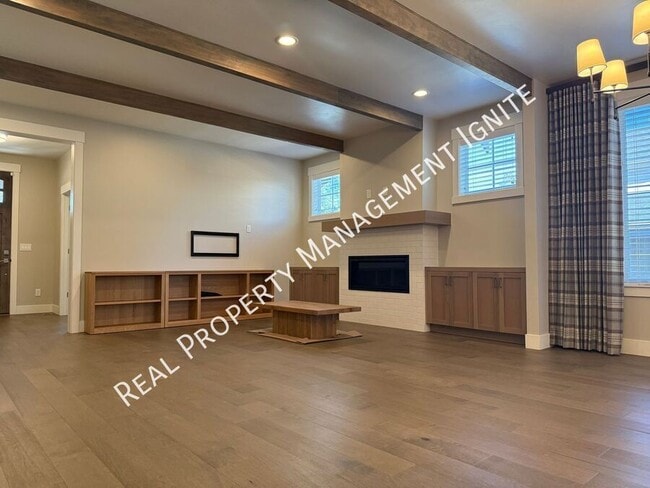 Building Photo - 2242 NW Reserve Camp Ct