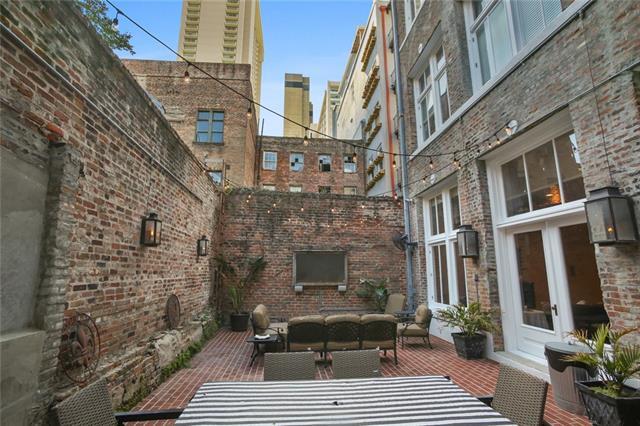 Building Photo - 216 Chartres St