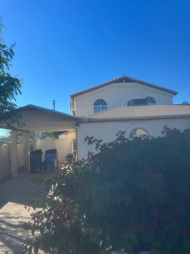 Building Photo - 6216 S 4th Ave