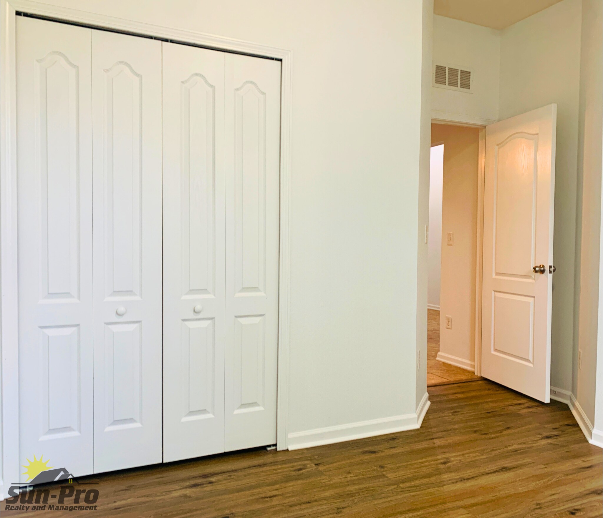 Building Photo - 1932 Cove Point Rd