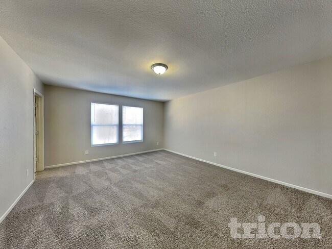 Building Photo - 1405 Bluestem Dr