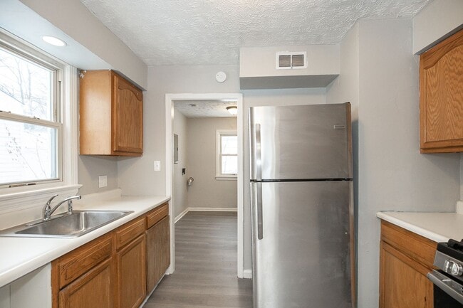 Building Photo - NEWLY RENOVATED! 3 BED, 1 BATH BEAUTIFUL SINGLE-FAMILY HOME IN CLEVELAND!