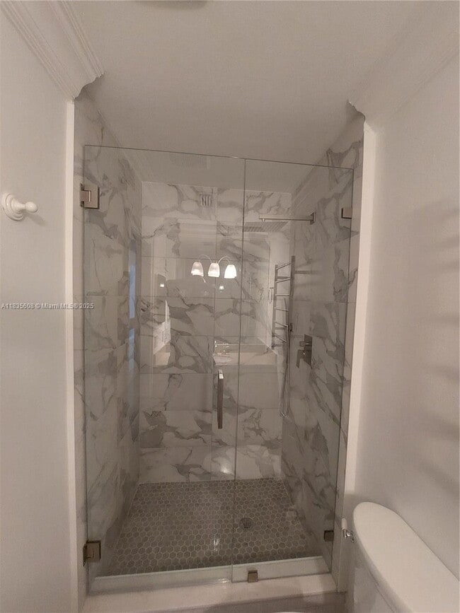 Building Photo - 350 Poinciana Island Dr