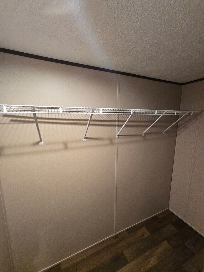 Building Photo - For Rent: Beautiful 3 Bedroom, 2 Bathroom Home