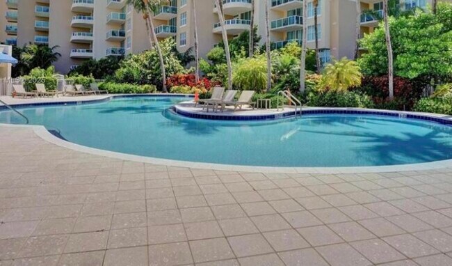 Building Photo - 3370 Hidden Bay Dr