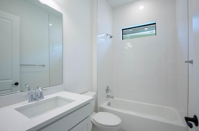 Building Photo - 5576 Captiva Ln