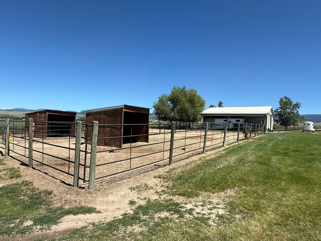 Building Photo - Dream Stevensville Horse Property on 8 acres