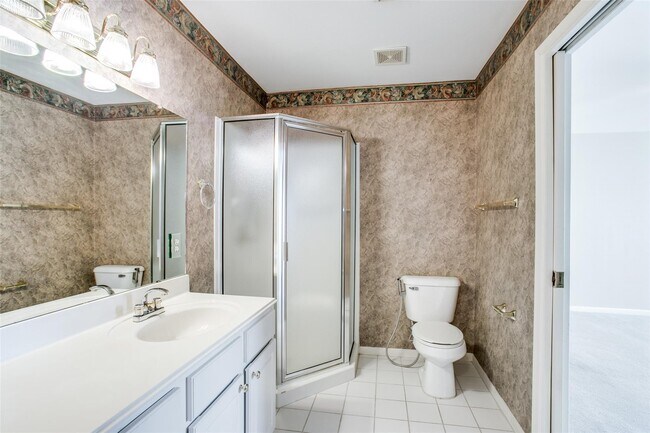 Building Photo - 11658 Lakeside Park Dr
