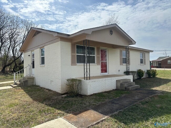 Building Photo - 120 Draper Dr