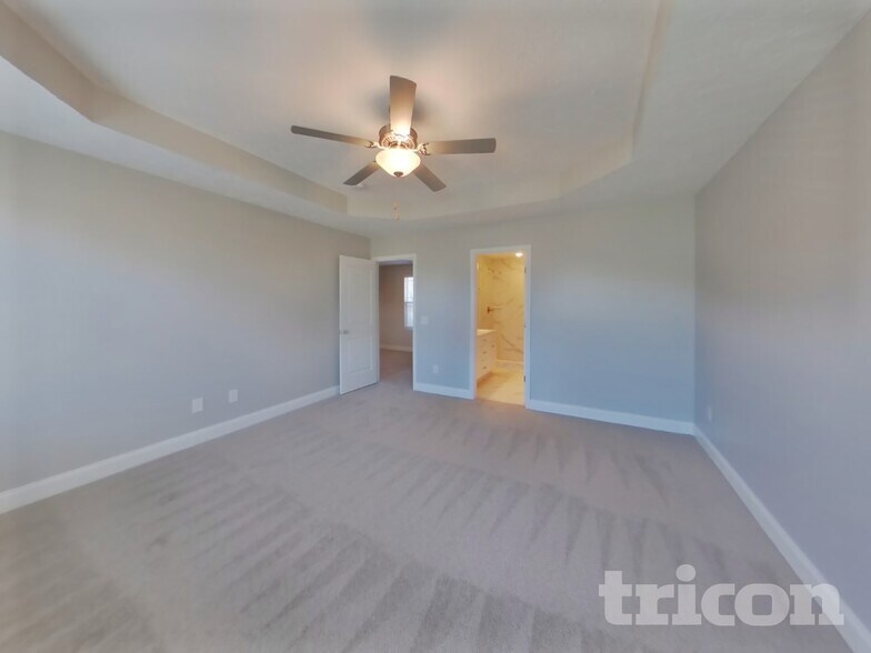 Building Photo - 716 Cedar Ln