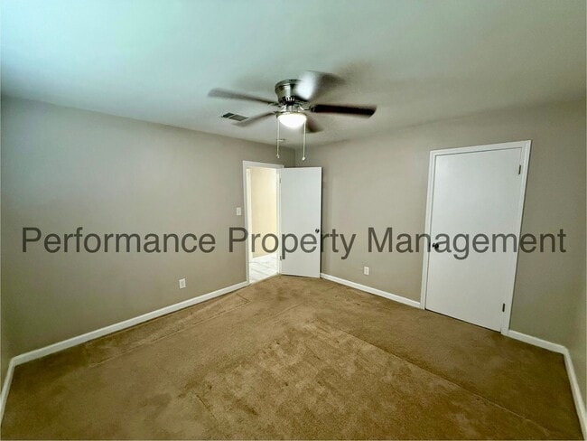 Building Photo - Charming 3 Bed/1 Bath Home w/ RBP & Security Deposit Alternative Option