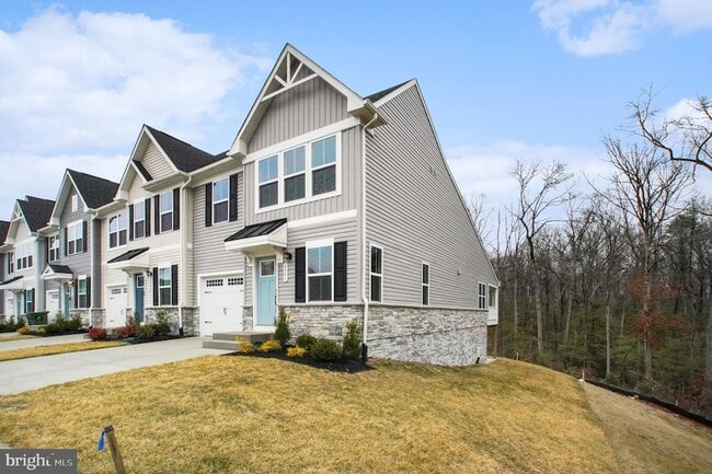 Building Photo - 8901 Blackthorne Pl