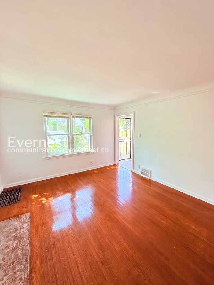 Building Photo - 10620 McKinney St