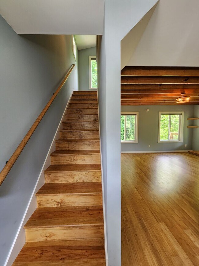 Building Photo - West Asheville Rental