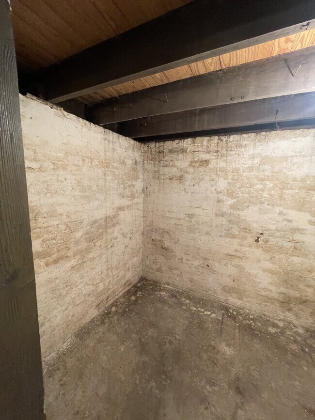 Building Photo - 618 Penn Ave