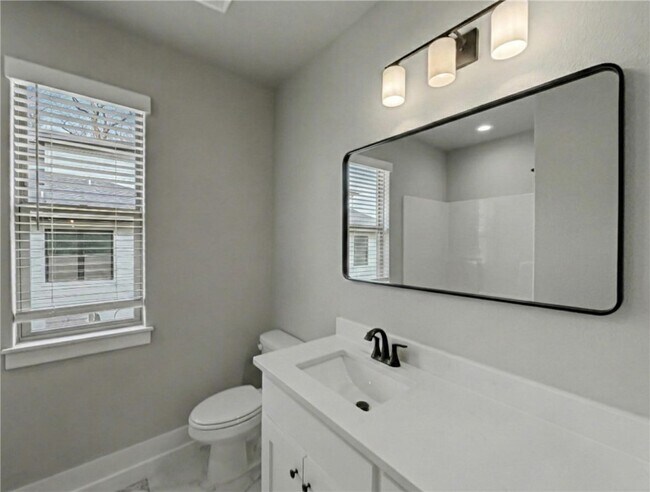 Building Photo - 52 Claxton Dr