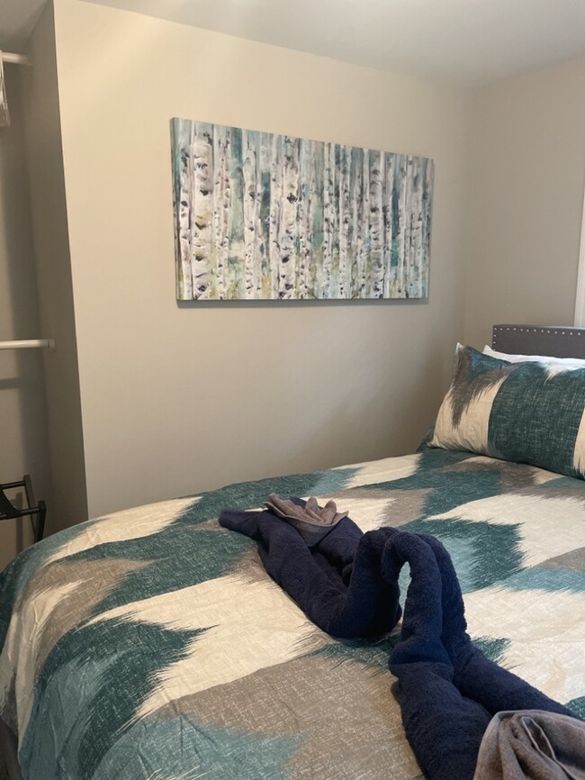 Building Photo - FULLY FURNISHED 408 Miles Road