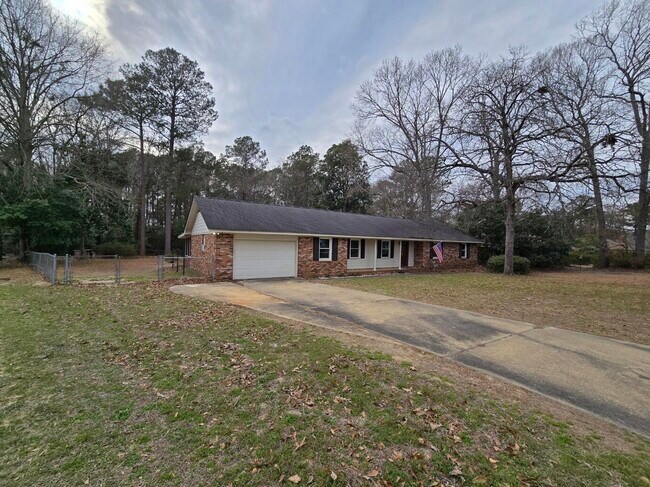 Building Photo - 637 Sierra St