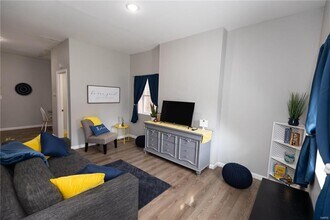 Building Photo - 3001-3005 Magnolia