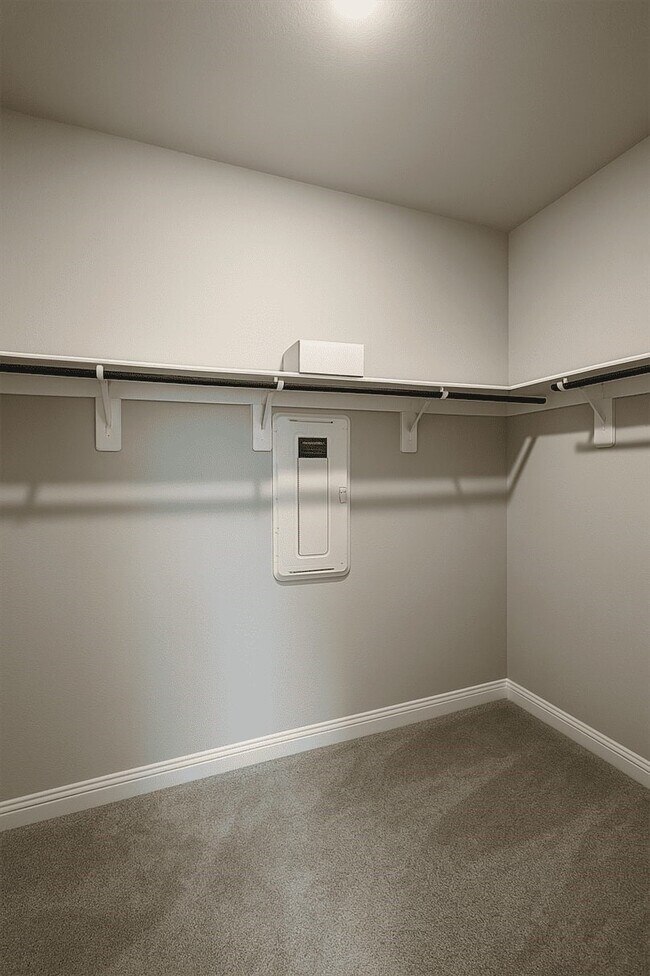 Building Photo - 10292 Bayou Oaks Dr