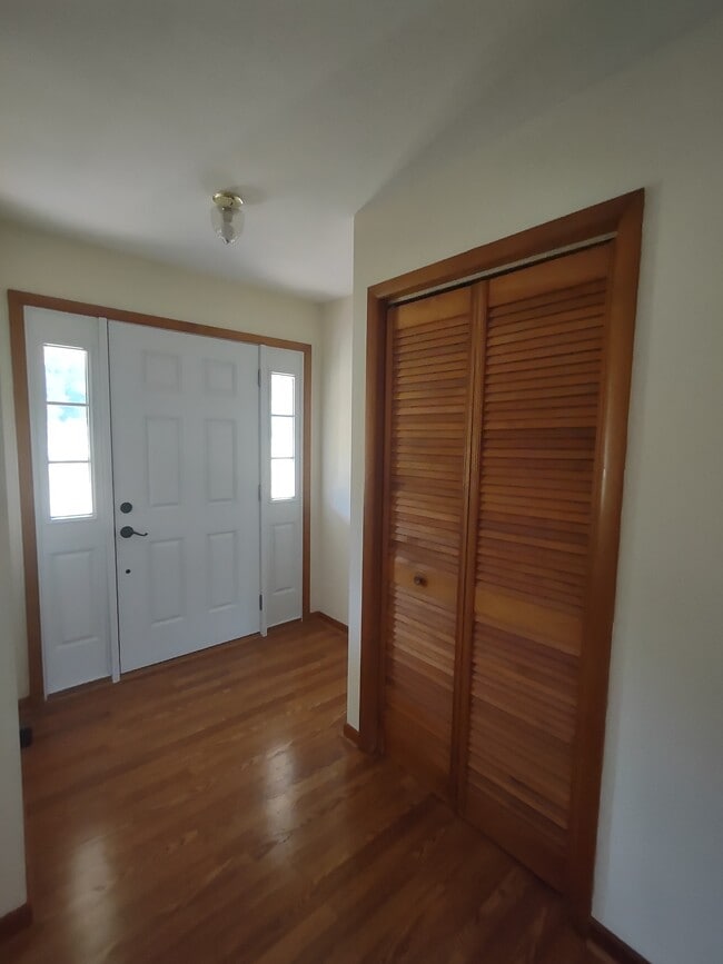 Building Photo - 1304 Theodore Rd