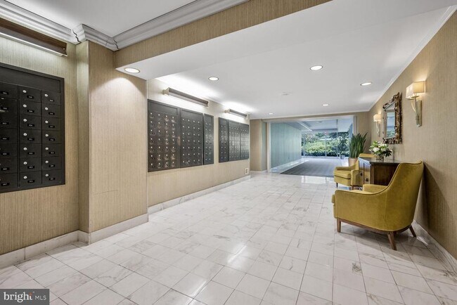 Building Photo - 4201 Cathedral Ave NW