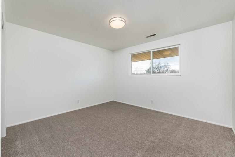Building Photo - 1069 S 80 E