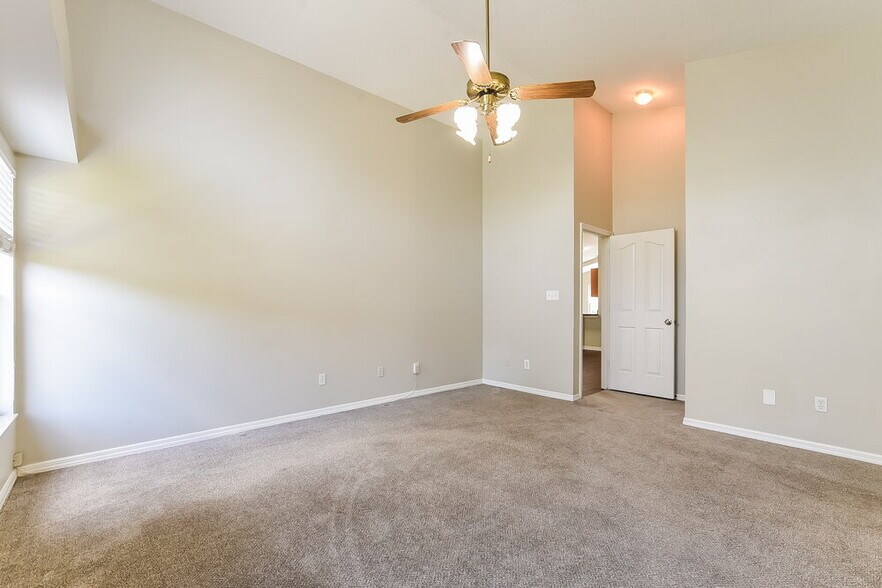 Building Photo - 1060 Covington St