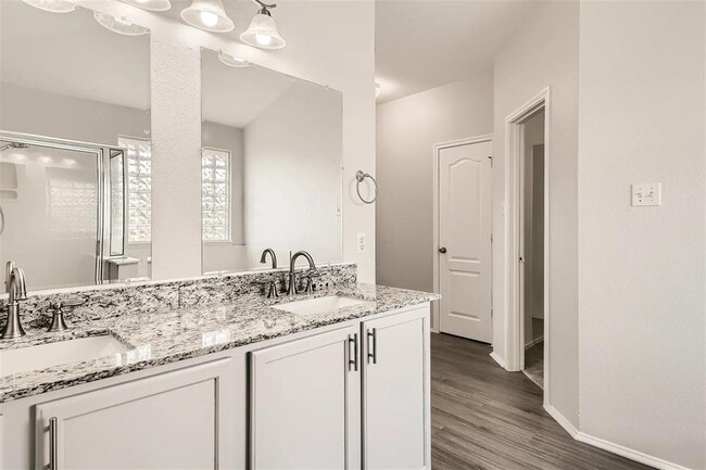 Building Photo - 1104 Canoe Cove