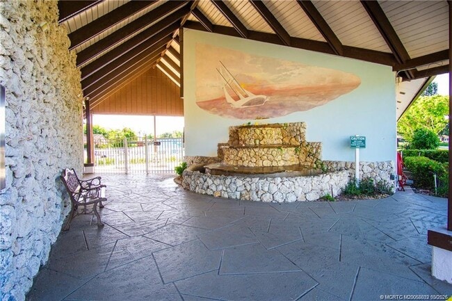 Building Photo - 6531 SE Federal Hwy