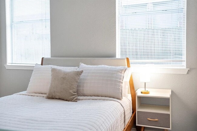 Building Photo - 11306 Avering Ln