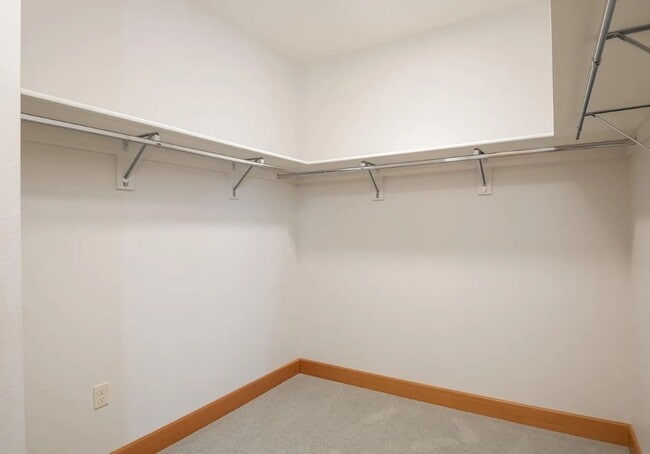 Building Photo - $2,295 / 2BD Luxury Condo