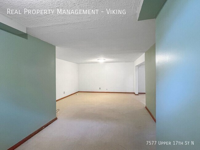 Building Photo - 2 Bedroom 2 Bathroom Home with Fenced In Y...