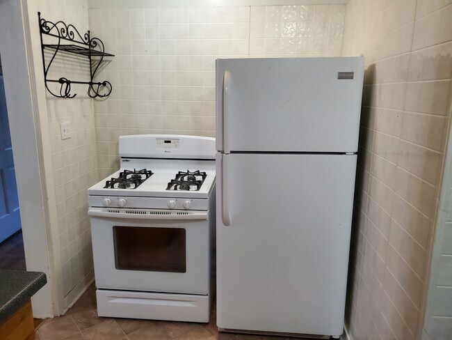 Building Photo - 705 N Boulevard