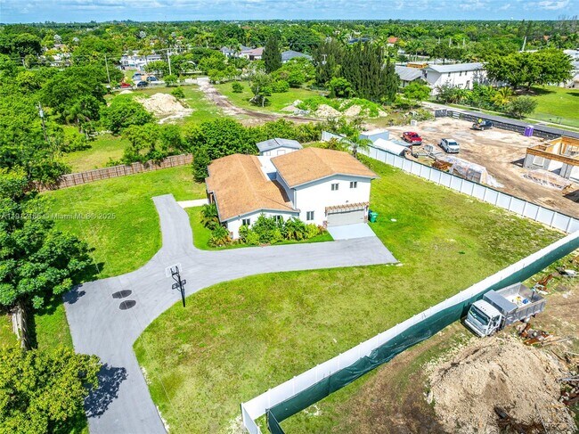 Building Photo - 19450 SW 125th Ave