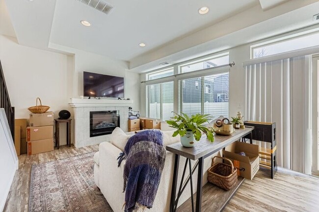 Building Photo - 9335 Arklow Wy