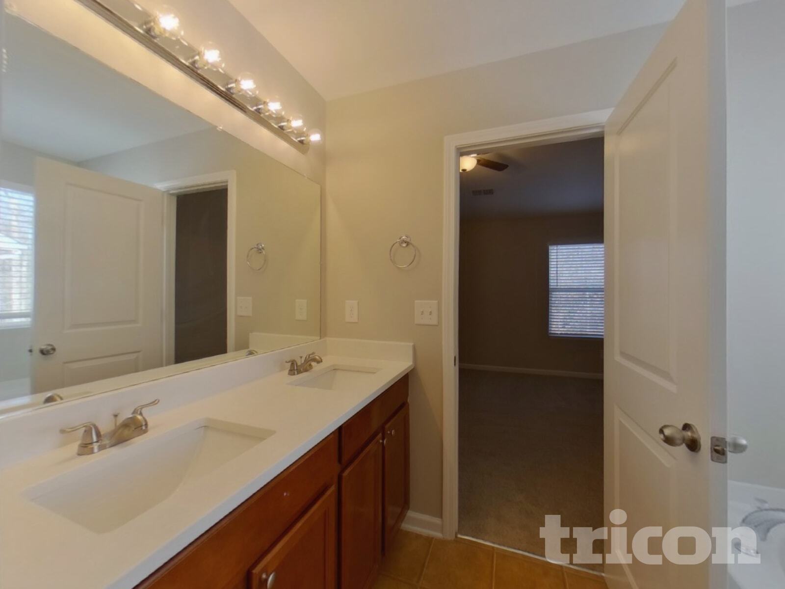 Building Photo - 9425 Macquarie Ln