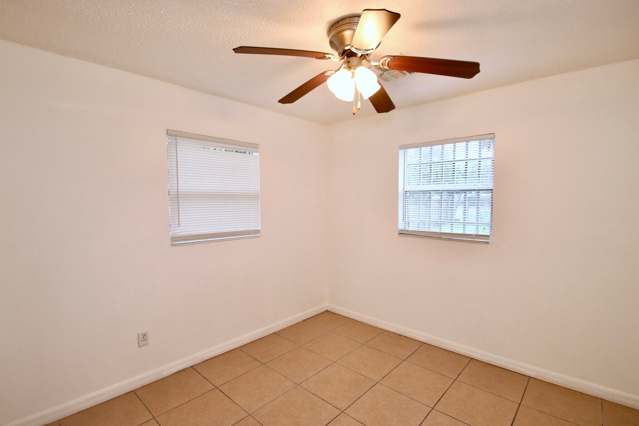 Building Photo - 1260 Depugh St