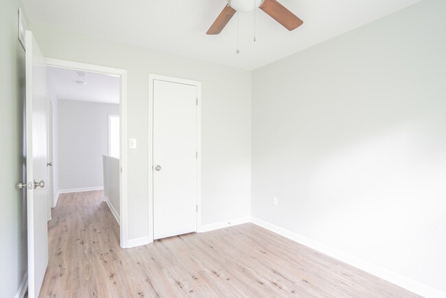 Building Photo - Spacious & Upgraded Luxury Home