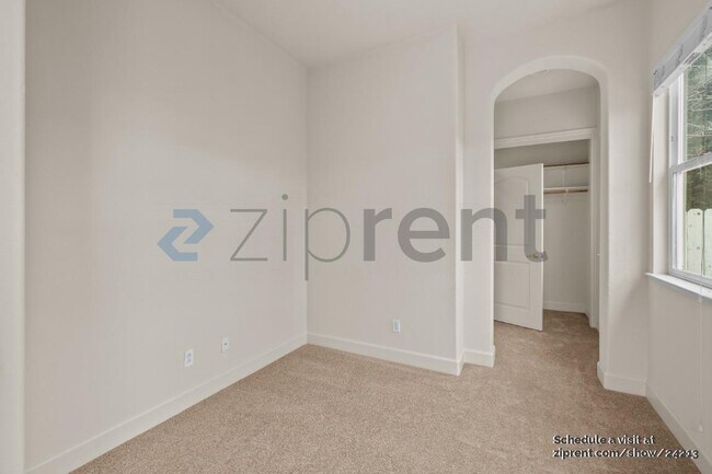 Building Photo - 9208 Hallmark Pl