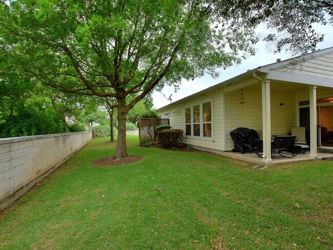 Building Photo - 304 Essex Ln