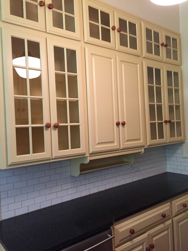 Kitchen - 1403 N Augusta St