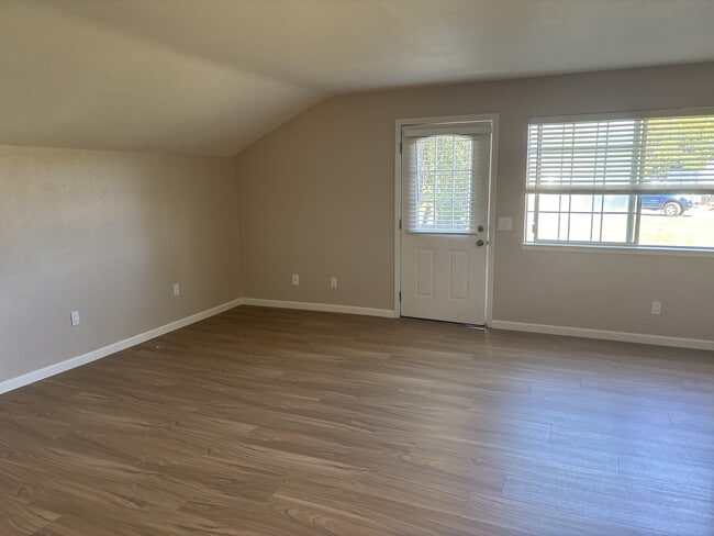 Building Photo - 2615 Alton Ln