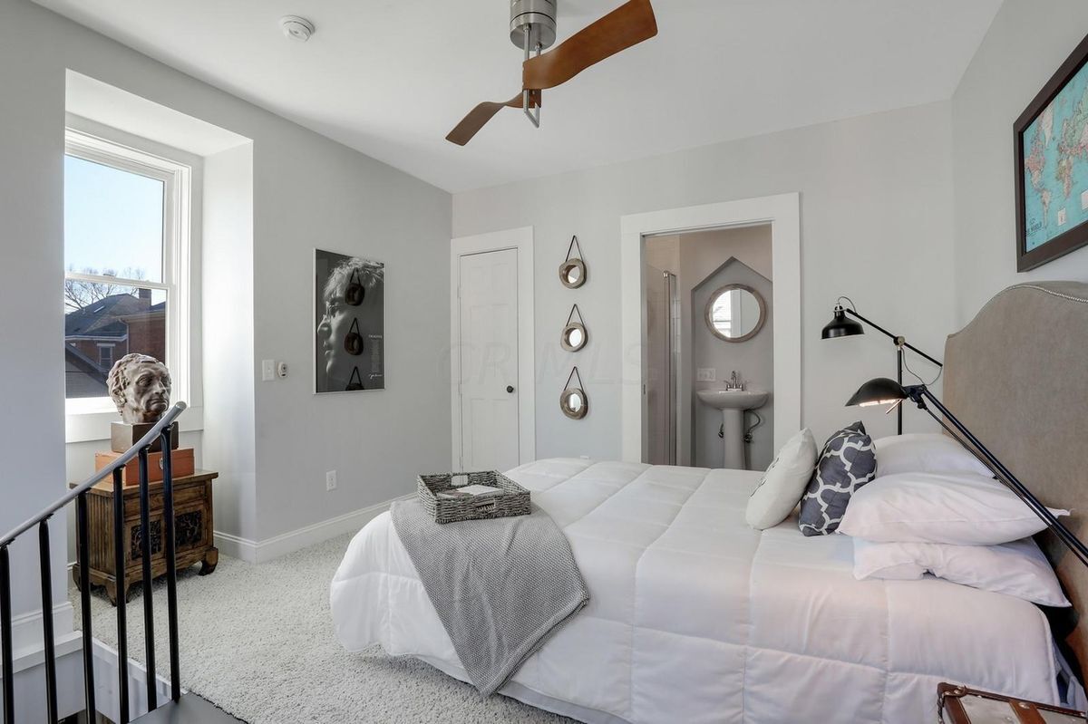 Building Photo - 799 S Lazelle St