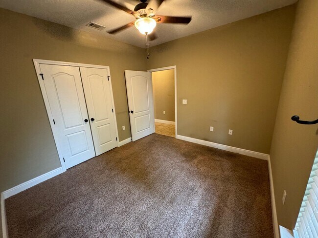 Building Photo - 41 Cactus Rd