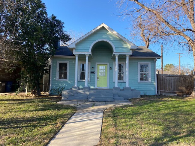 Building Photo - 1047 E Highland Blvd